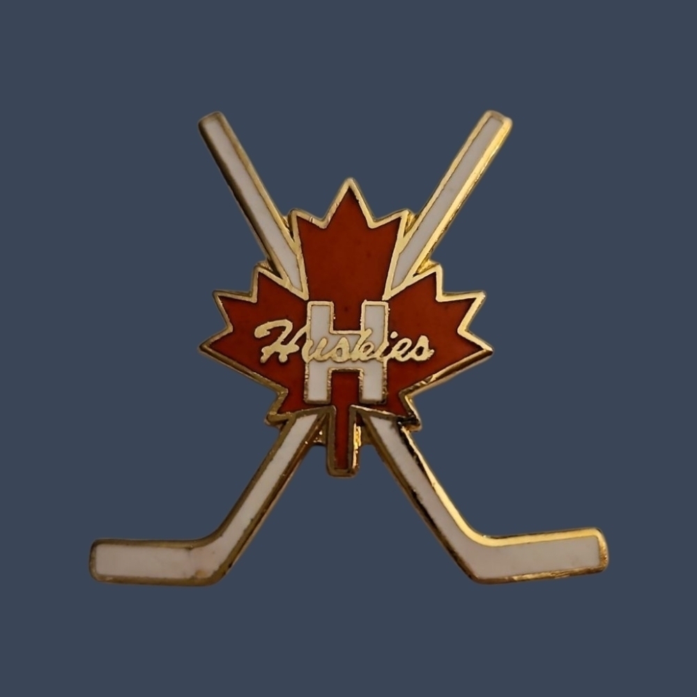 3/$30 Vtg NHL Huskies Hockey Hat Lapel Pin with Maple Leaf Design